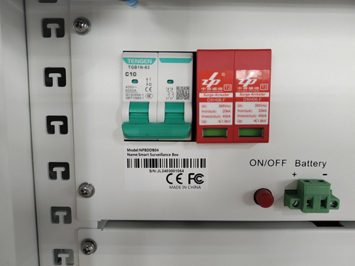 Sistema de Alimentación 24 horas con iluminación nocturna de farola. Total de Energía 480 W. 26 Wh mas de 18 horas